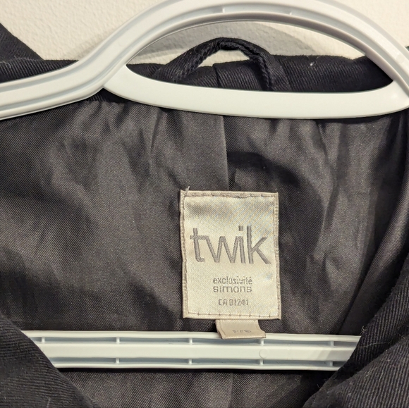 #24 - twik fall jacket button up black small - Picture 4 of 9